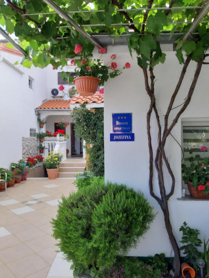 Apartmani Jozefina Omišalj Buitenkant foto