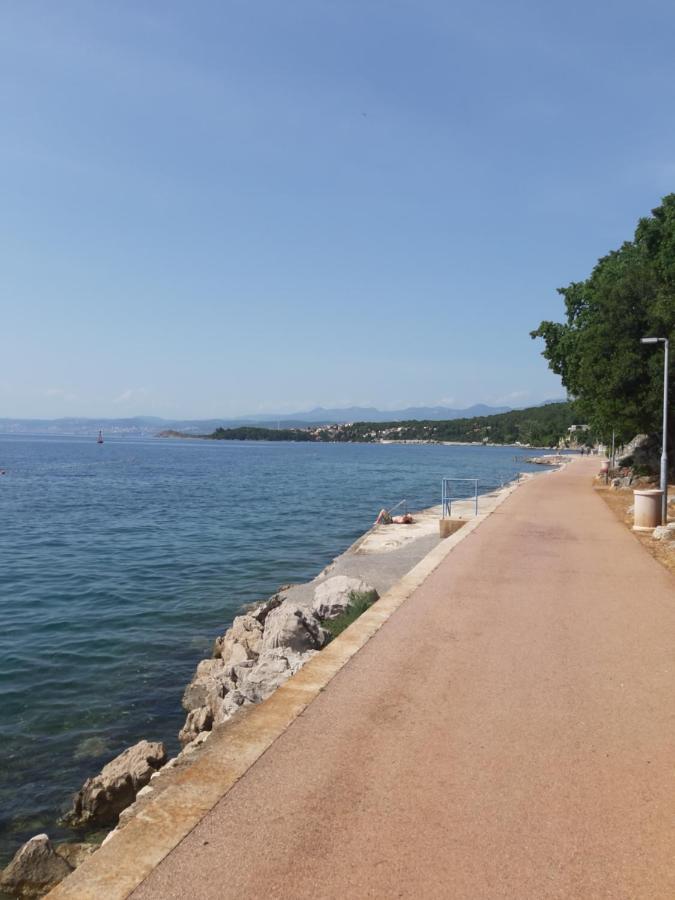 Apartmani Jozefina Omišalj Buitenkant foto