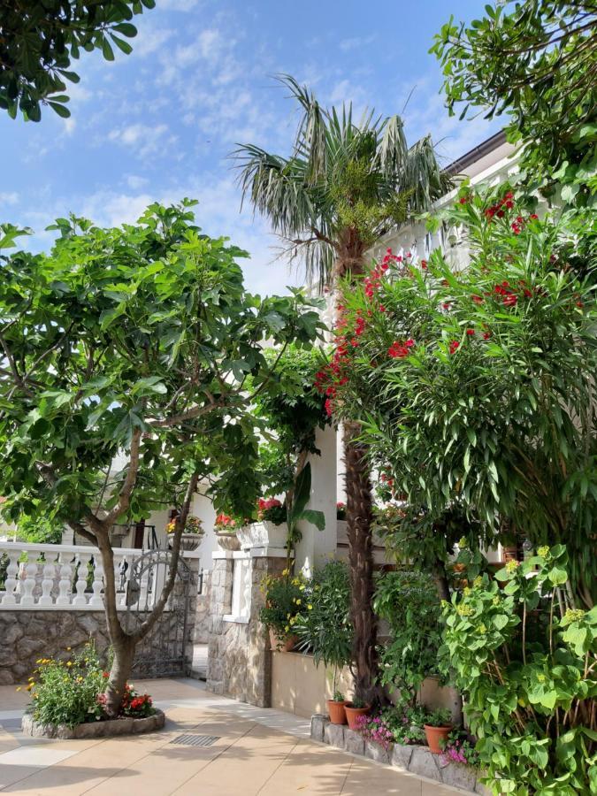 Apartmani Jozefina Omišalj Buitenkant foto