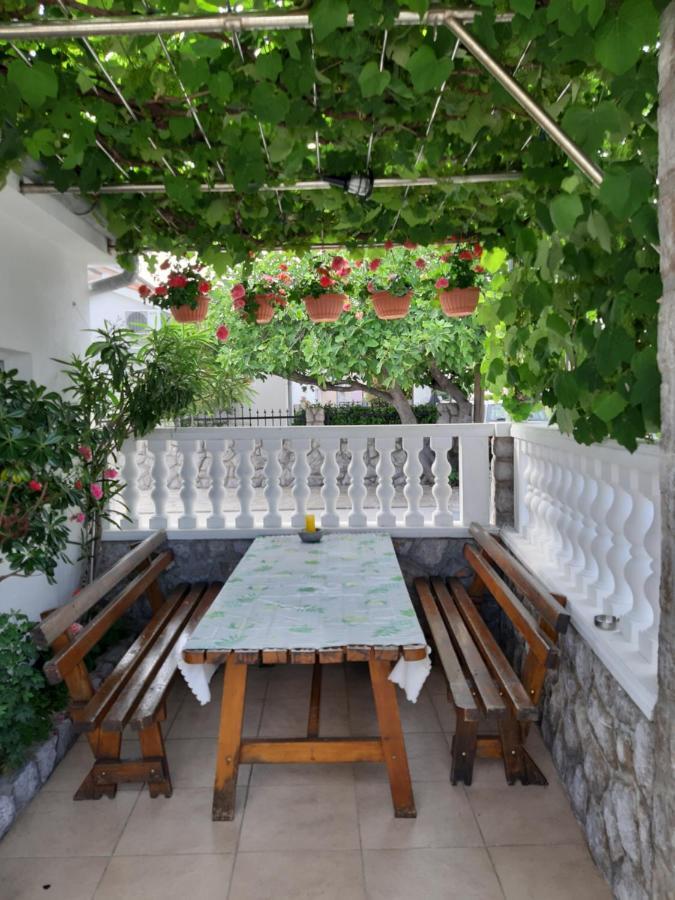 Apartmani Jozefina Omišalj Buitenkant foto