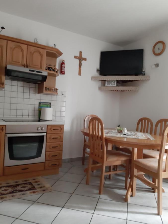 Apartmani Jozefina Omišalj Kamer foto