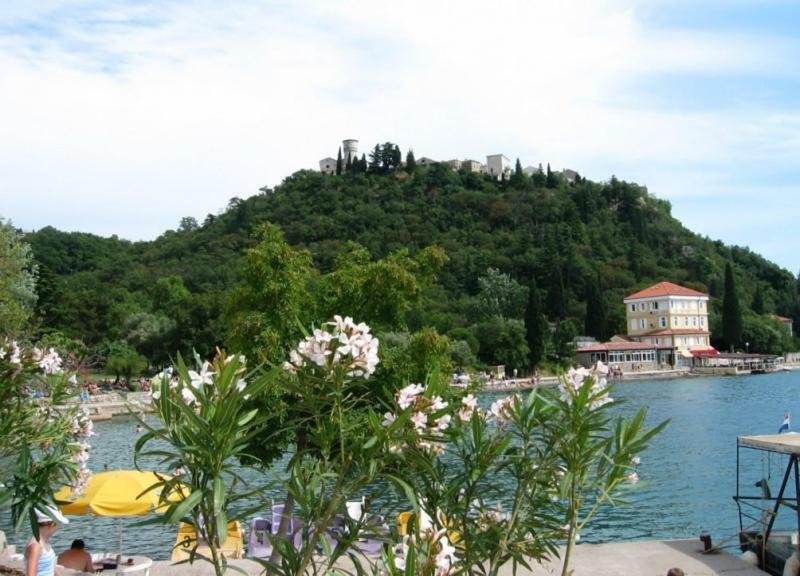 Apartmani Jozefina Omišalj Buitenkant foto
