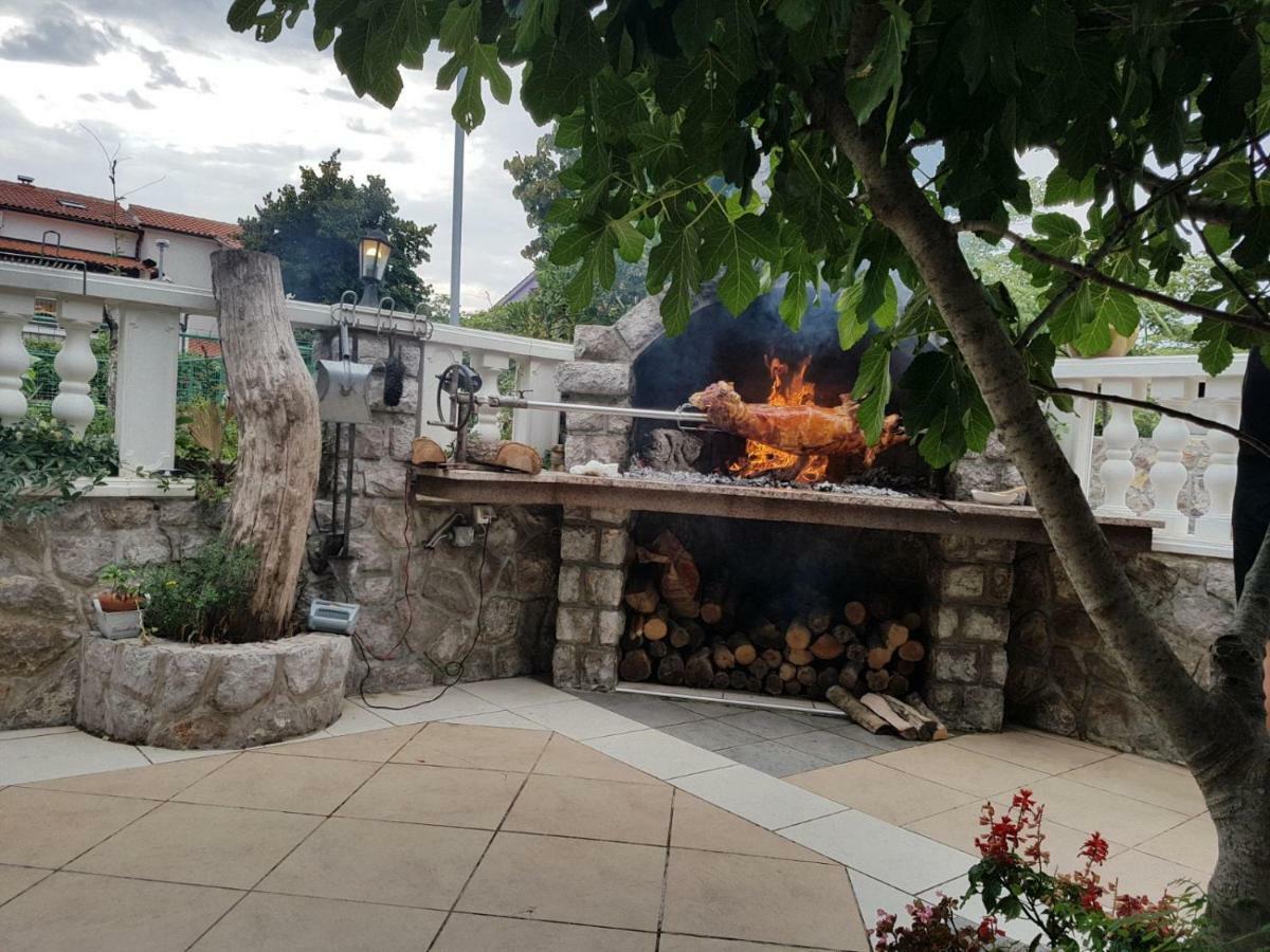 Apartmani Jozefina Omišalj Buitenkant foto