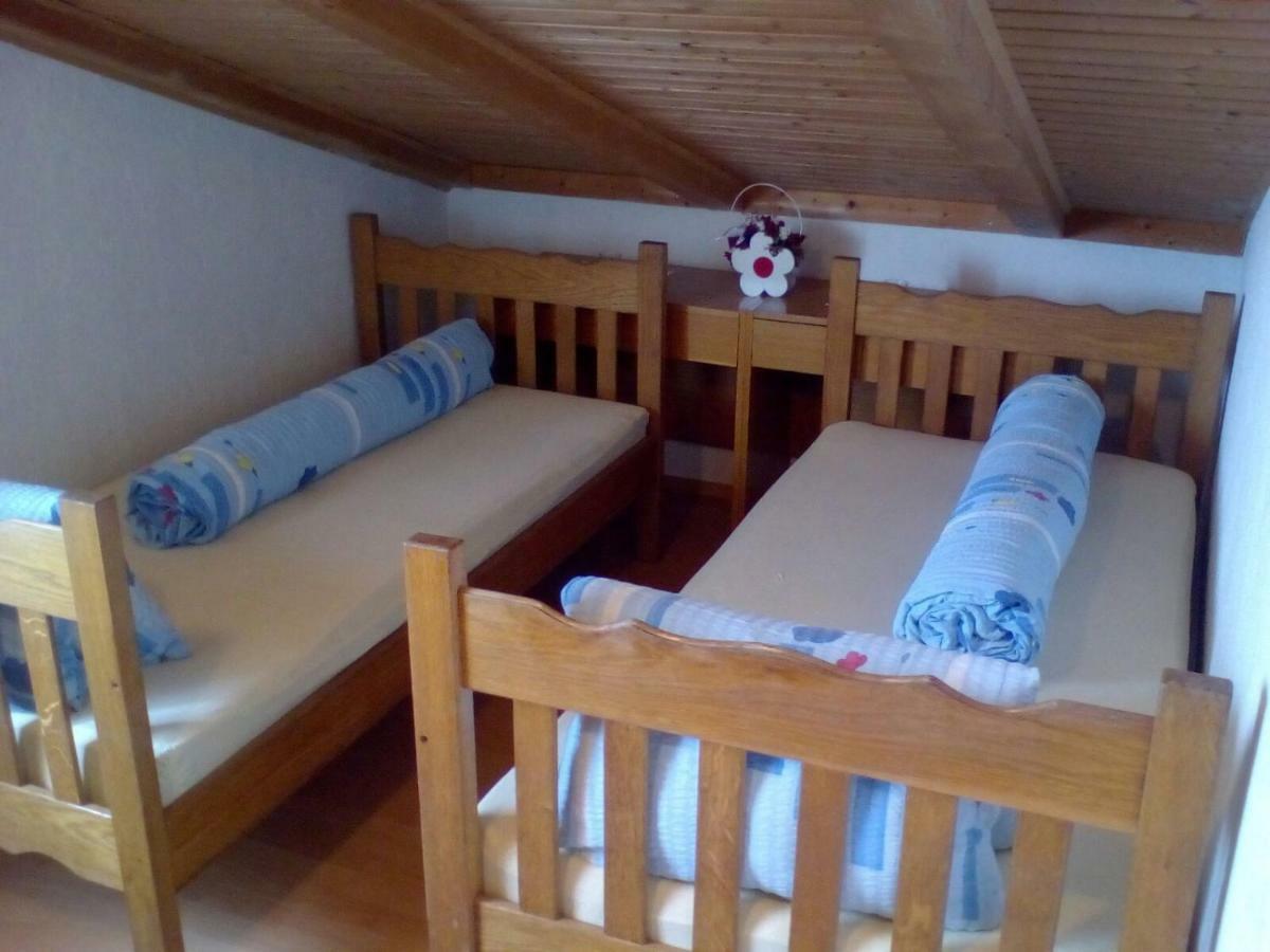 Apartmani Jozefina Omišalj Buitenkant foto