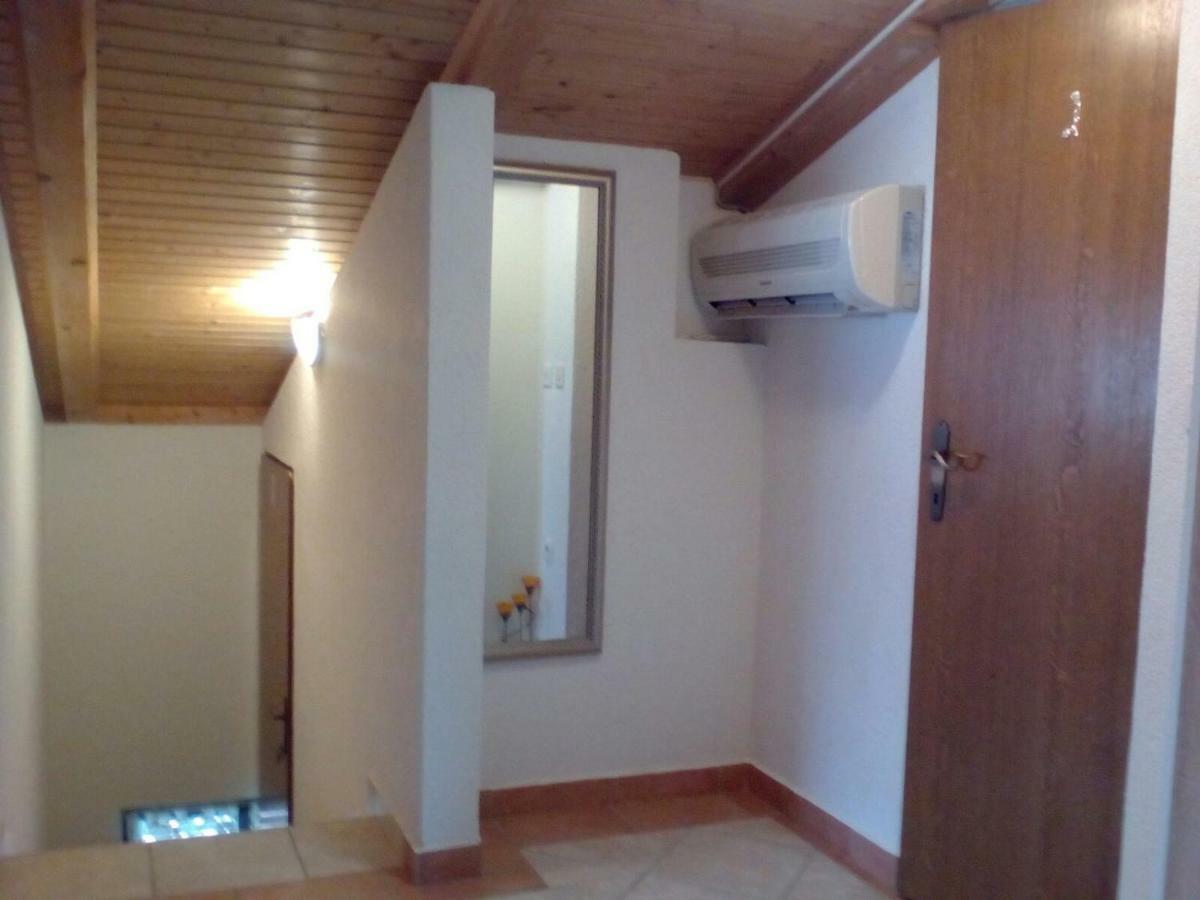 Apartmani Jozefina Omišalj Buitenkant foto
