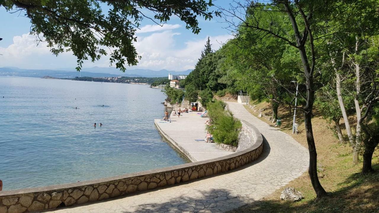 Apartmani Jozefina Omišalj Buitenkant foto